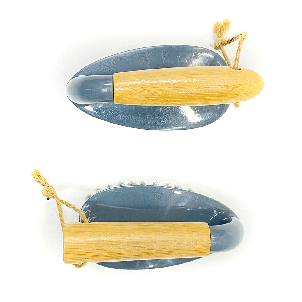 Wholesale Convenience Durable Soft Bristles Household Cloth Washing Brush with different handle material D2015