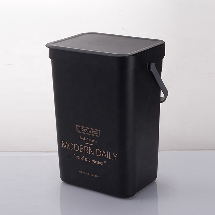 Hot sale factory direct selling bathroom small plastic trash can with handle&lids