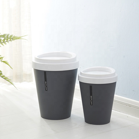 The small coffee cup type household plastic small table trash can